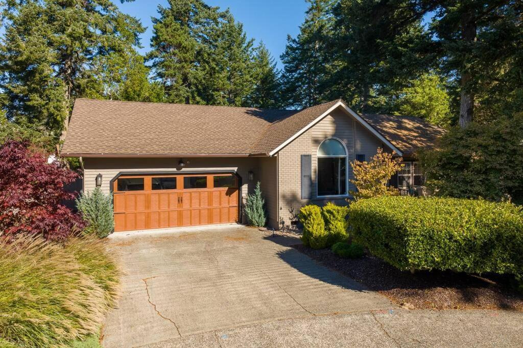 Comfy 4B/2B Home Near Dunes & Ocean! Pet Friendly! Florence Kültér fotó